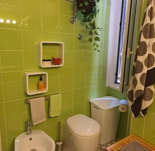 Charming House Rom